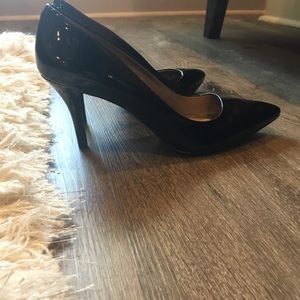 BCBG Black pumps